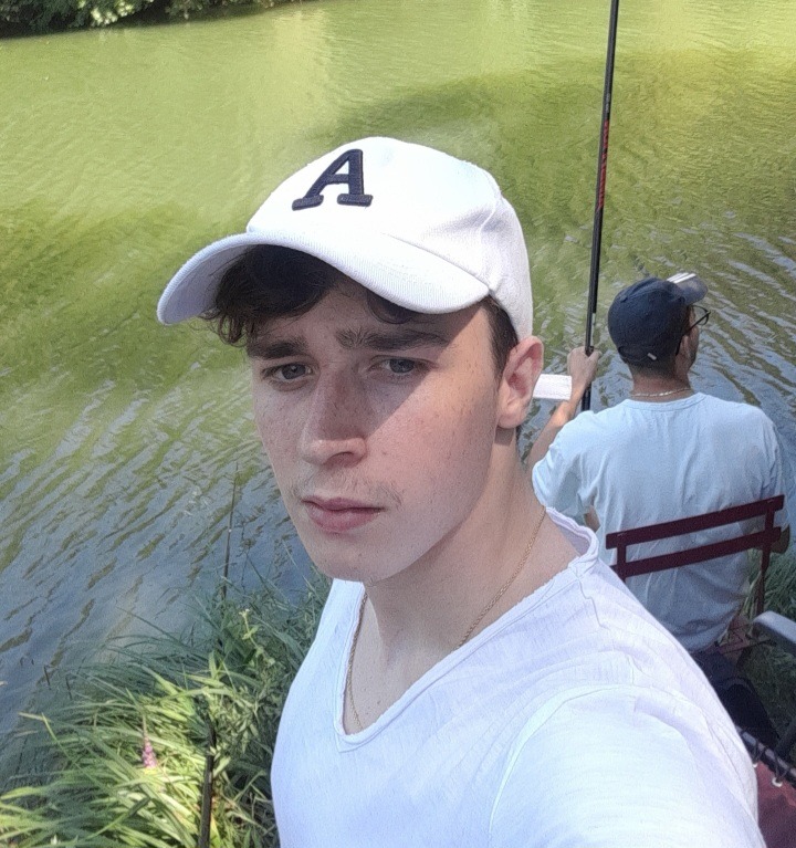 Profil de Ferhat, 20 ans, Célibataire Suisse à Inwil