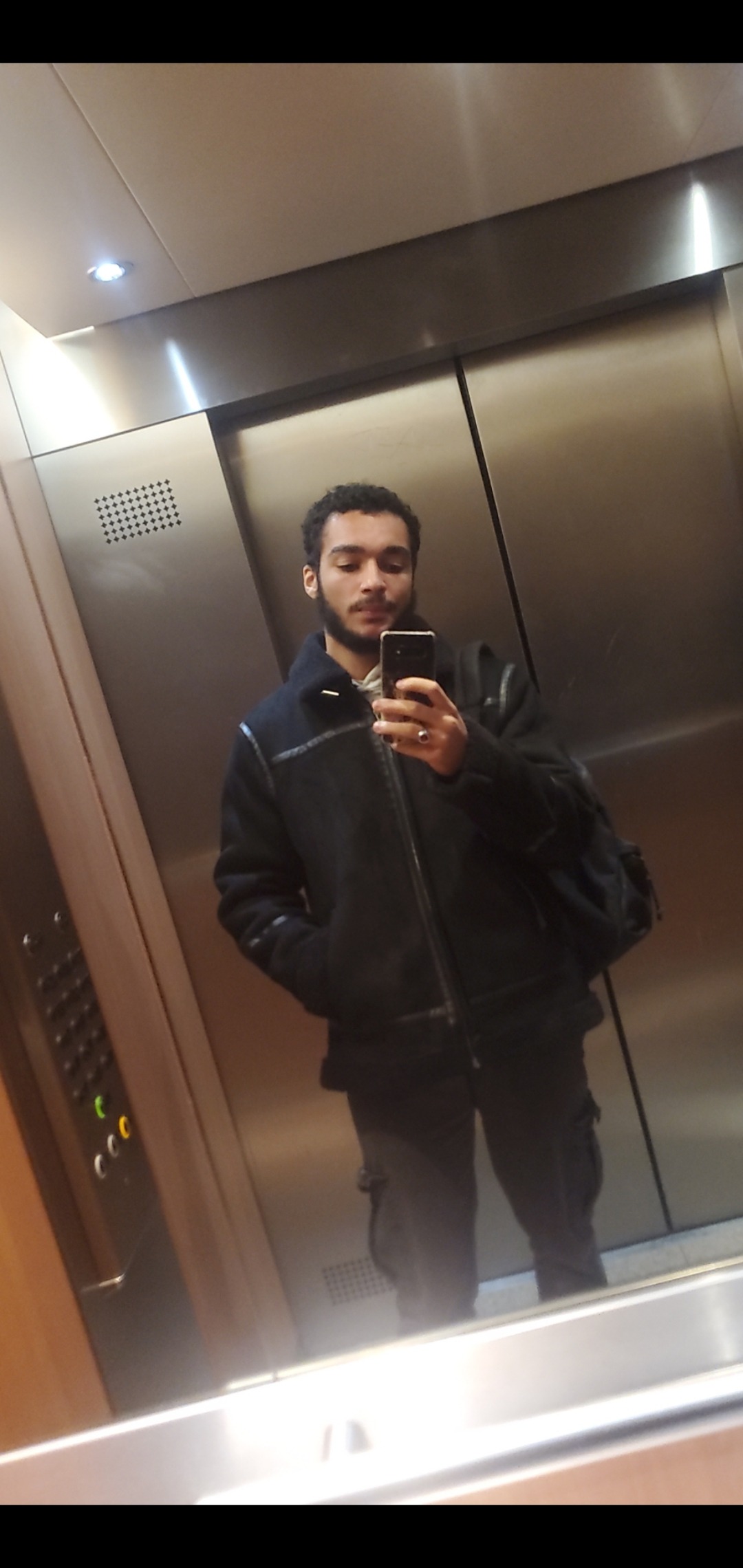 Profil de Elmedin, 20 ans, Célibataire Suisse à Porsel