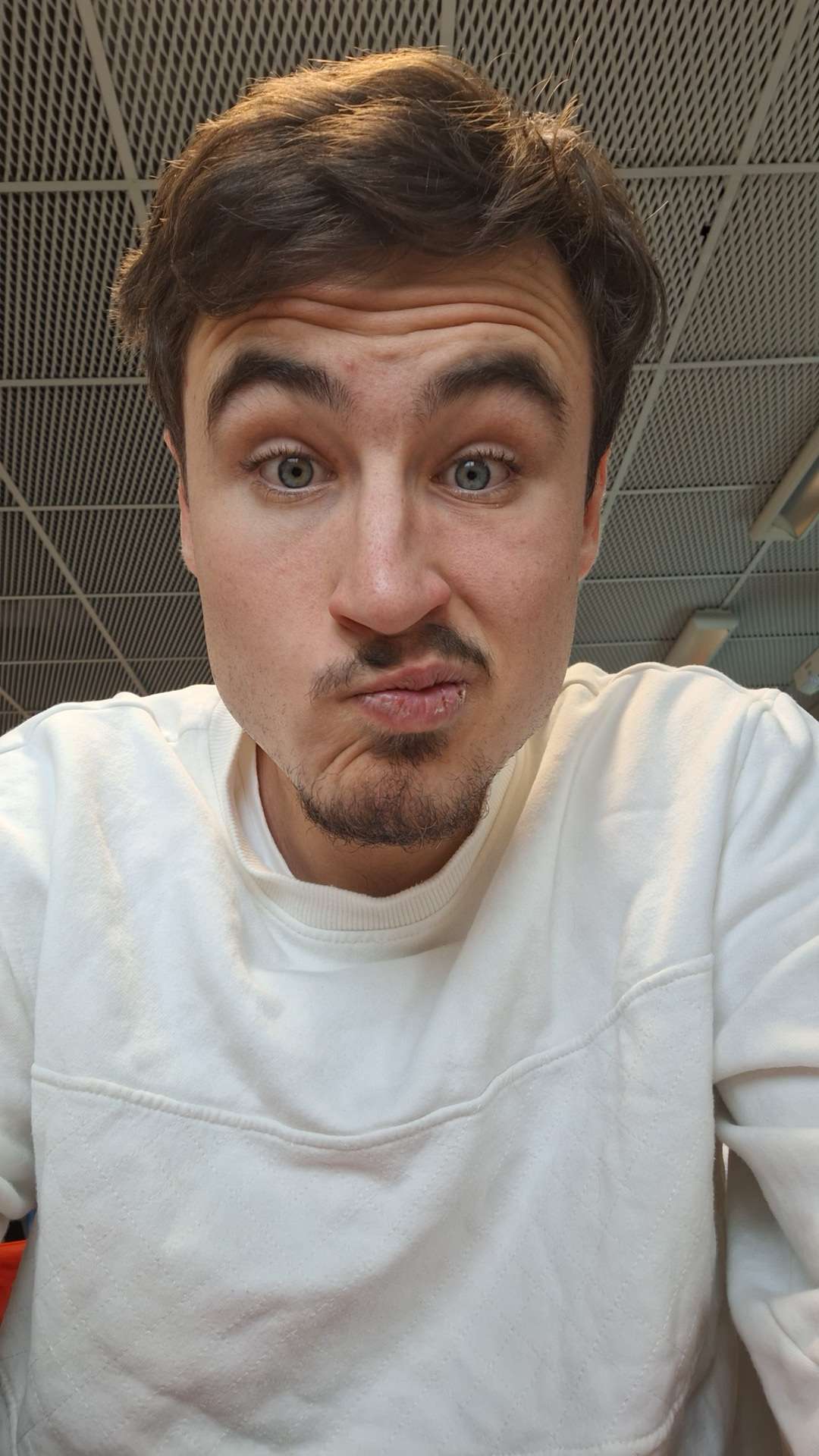 Profil de Elyes, 18 ans, Célibataire Suisse à Prangins