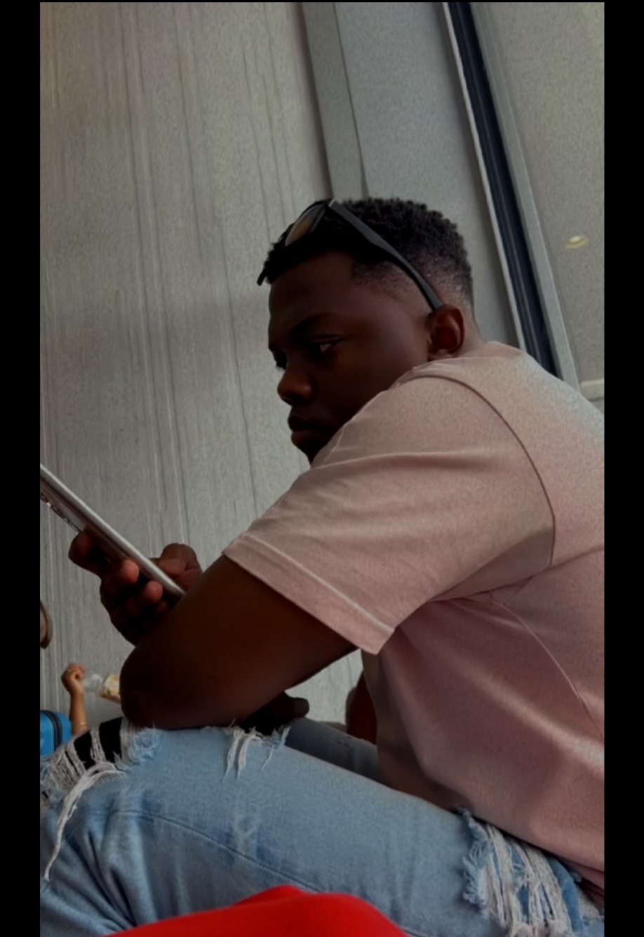 Profil de Mendhy, 27 ans, Célibataire Suisse à Courcelon