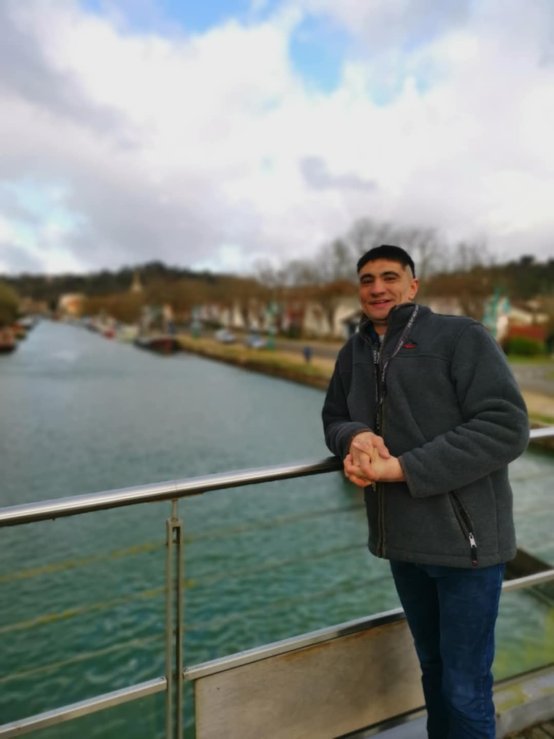 Profil de Madih, 35 ans, Célibataire Suisse à Cartigny