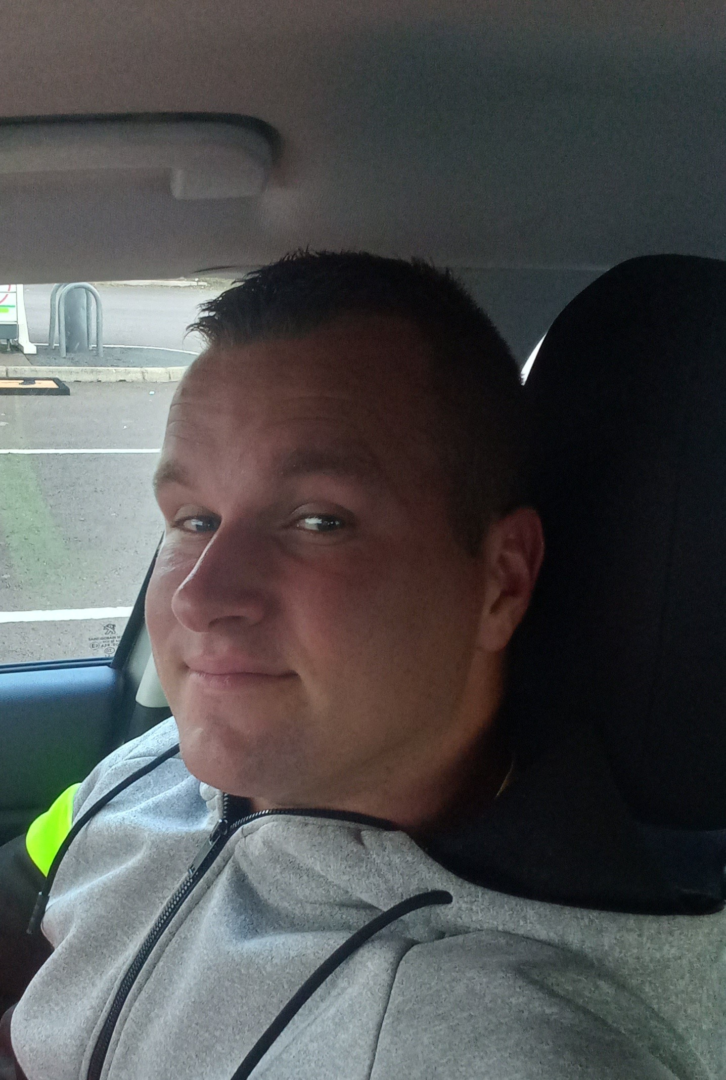 Profil de Olindo, 27 ans, Célibataire Suisse à Jona