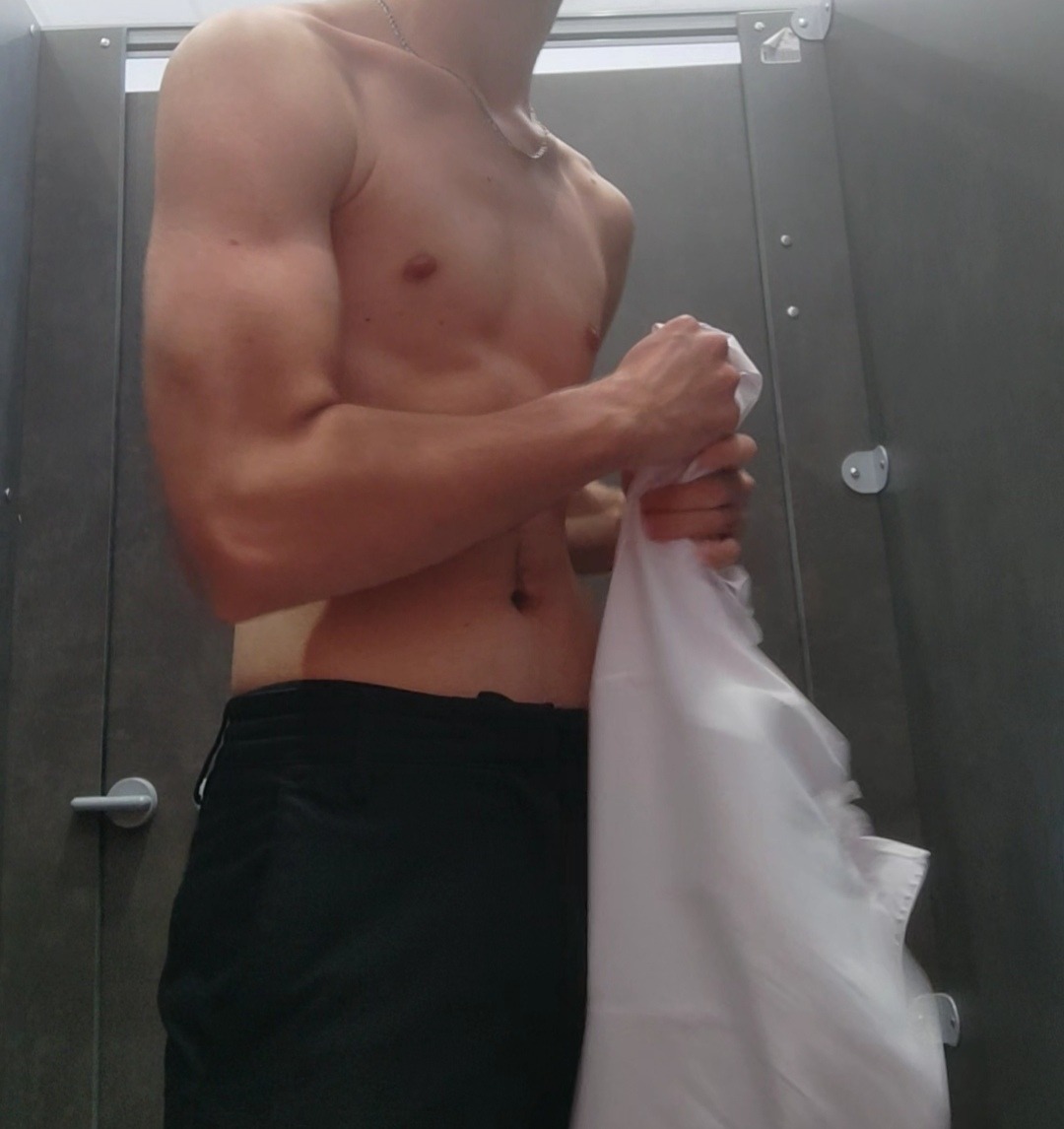 Profil de Ives, 19 ans, Célibataire Suisse à Montet (Glâne)